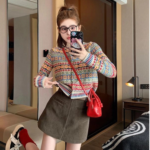 เสื้อกันหนาวผู้หญิงสไตล์ชาติพันธุ์ถักไหล่ตก แฟชั่นฤดูใบไม้ร่วง