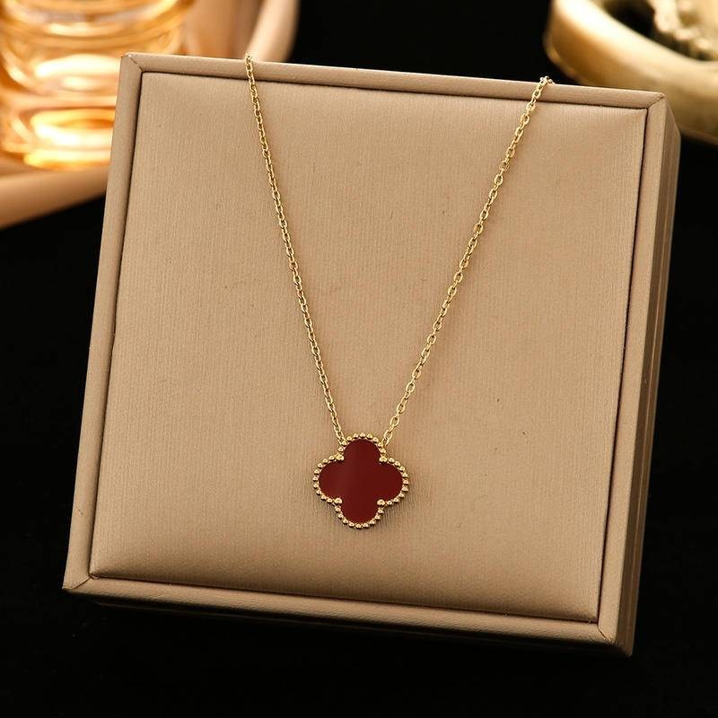 【โปรโมชั่น ที่ดีเพียงหนึ่งวัน】Lucky Charm 18K สร้อยคอทองคำสี่ใบสร้อยคอผู้หญิงแดงอาเกตแสงหรูหราเฉพาะกลุ่มร้อยโซ่ดอกไม้ไหปลาร้าเดี่ยว