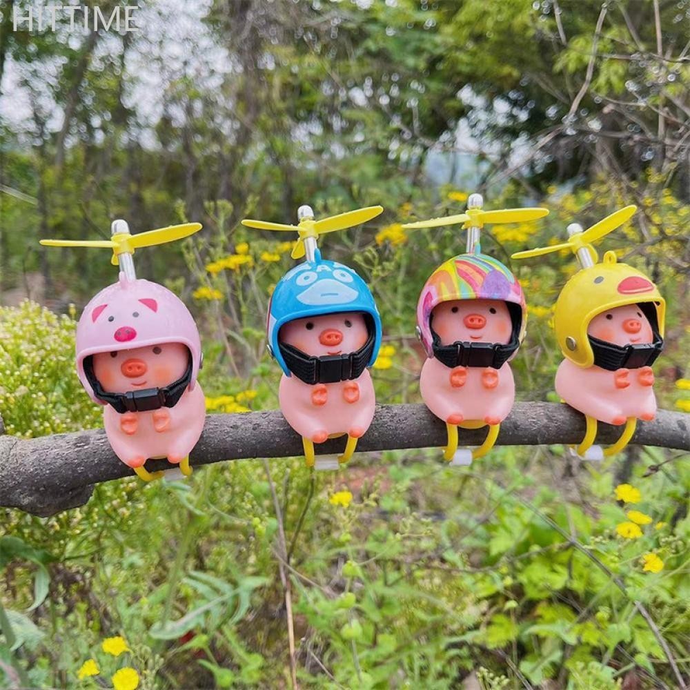 Hittime หมูน้อยสีชมพูรถอุปกรณ์เสริมลมหักรถหมูน่ารักเครื่องประดับหมวกกันน็อกใบพัดลมทําลายเป็ดขี่ขี่จักรยานตกแต่ง D6T4