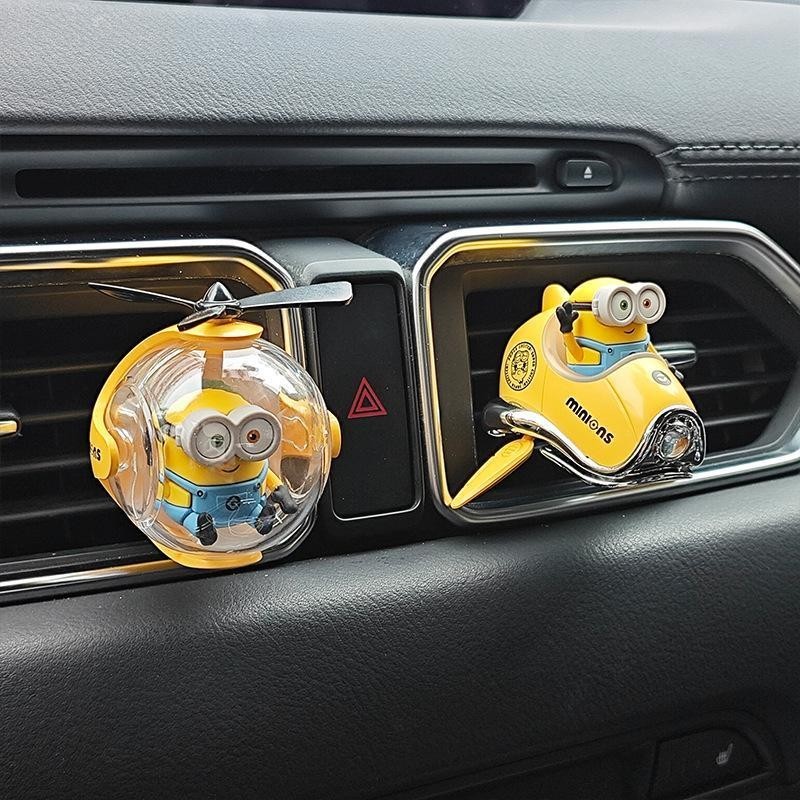 ICARER FAMILY Flying Ball น้ําหอมรถยนต์น่ารักการ์ตูนตัวอักษร Sanrio Vent คลิป Minions Car Air Aromat