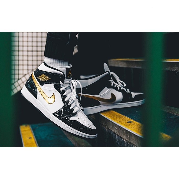 Treatment Air A/J1 OG Black Gold Toes หนังสิทธิบัตร Small Black Gold Star Game 852542-007