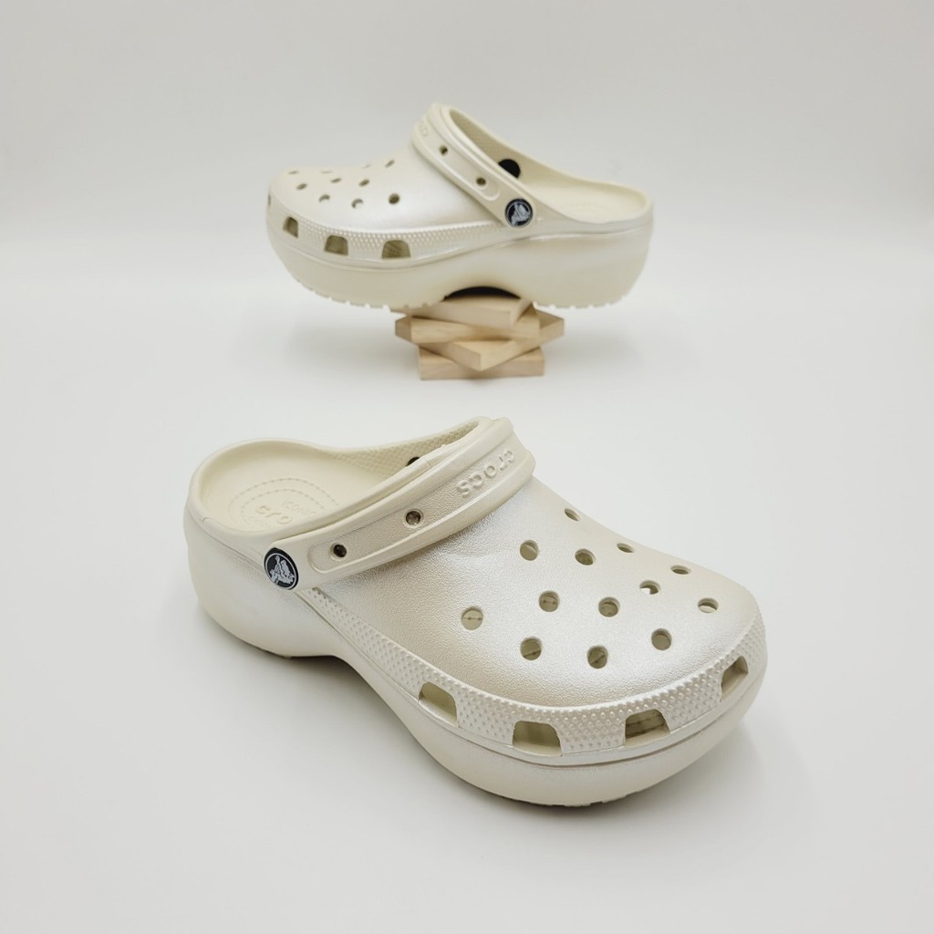 พร้อมส่ง !!! รองเท้าลำลองแฟชั่น สไตล์ Crocs Classic Platform Glitter Clog (Unisex)