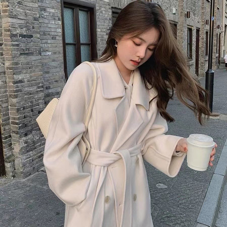 เสื้อโค้ทยาวปานกลางจากผ้าขนสัตว์สำหรับผู้หญิง ฤดูใบไม้ร่วงปี 2024 สไตล์หรู เหมาะสำหรับสวมใส่ภายนอก