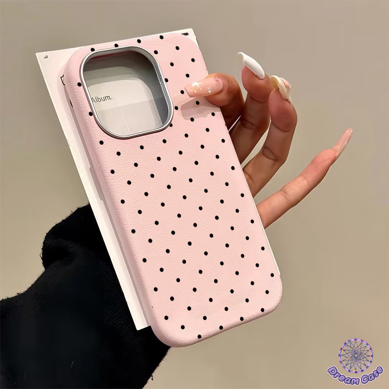 เคสไอโฟน 11แฟชั่นลายจุดสีดำลายจุดหนังพื้นผิวนุ่ม สำหรับ IPhone 11 17 16 15 13 14 12 Pro Max 16 7 8 15 Plus SEปีใหม่ 2026