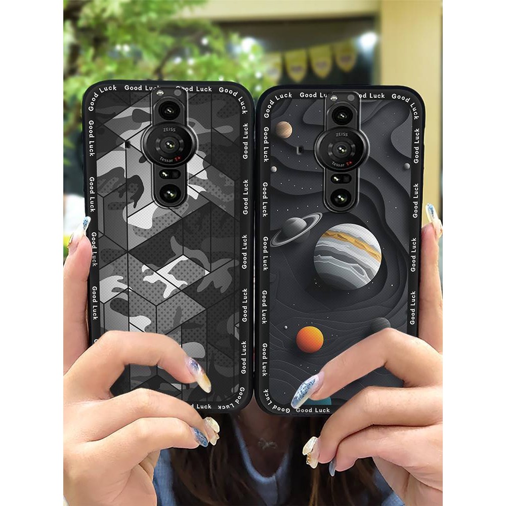 Sony Sony Sony Xperia Pro-I/1 รุ่นเคสโทรศัพท์ป้องกันฝุ่น Creative Fun Soft Shell สีแดงหญิง