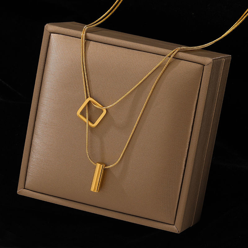 ลมไทเทเนียมเหล็กหลายชั้น Classy Clavicle Chain หญิงที่ไม่ซ้ํากัน ins หรูหรา Cool สไตล์ Niche Design 