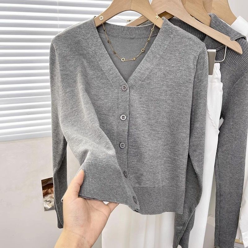 เสื้อสเวตเตอร์ถักคอวีสีเทาผู้หญิงฤดูใบไม้ร่วงสไตล์ใหม่แฟชั่นปุ่มเสื้อแจ็คเก็ตแขนยาวสั้น