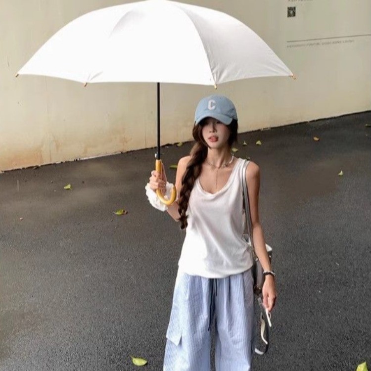 IELGY เสื้อกั๊กดีไซน์เฉพาะกลุ่มผูกเชือกสําหรับผู้หญิงสาวร้อนคอยูสลิมมิ่งเสื้อแขนกุดลําลอง - รูปที่ 5