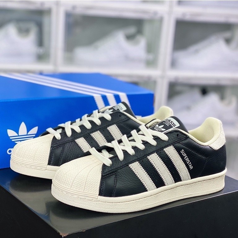 Adidas Clover SUPERSTAR 82รองเท้าสเก็ตบอร์ดแนวสปอร์ตคลาสสิกสำหรับผู้ชายและผู้หญิงรองเท้า hr0468EBE7