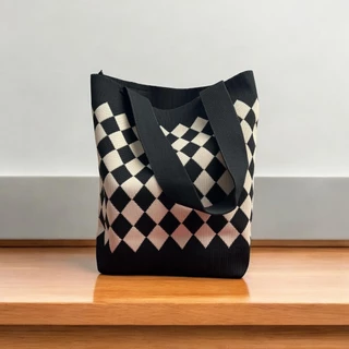 【พร้อมส่ง】miss bag fashion กระเป๋าช๊อปปิ้งไฮโซทอลายริ้ว กระเป๋าทรงสวย