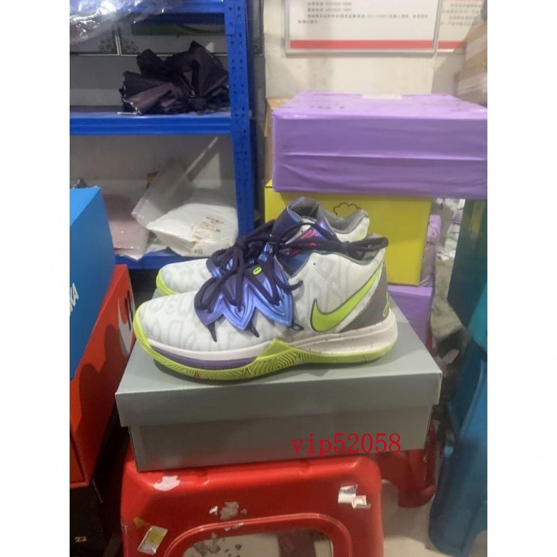 Kyrie 5 mamamentality White/NetworkAO2918-102รองเท้าบาสเก็ตบอลกีฬา