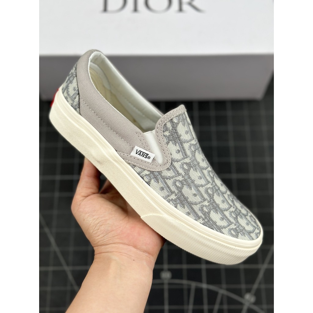 Dior X Vans Classic Slip On รองเท้าผ้าใบลําลองอเนกประสงค์ VN0A3WLVAER 35-44