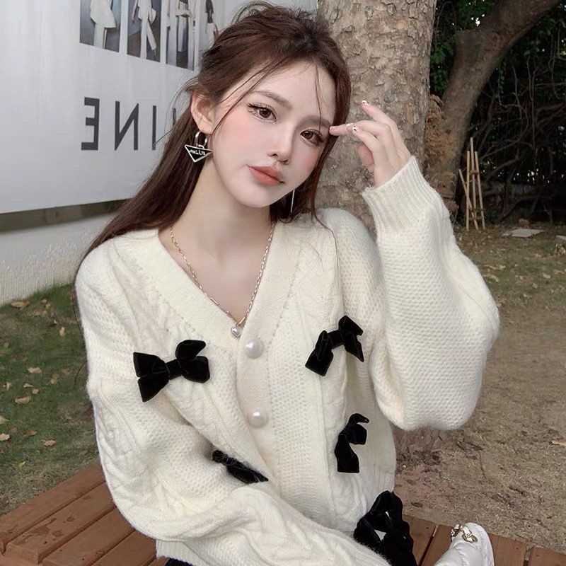 French Niche Bow เสื้อกันหนาวลายป่านสั้นผู้หญิงสไตล์ใหม่แขนยาว Single-Breasted คาร์ดิแกนถัก