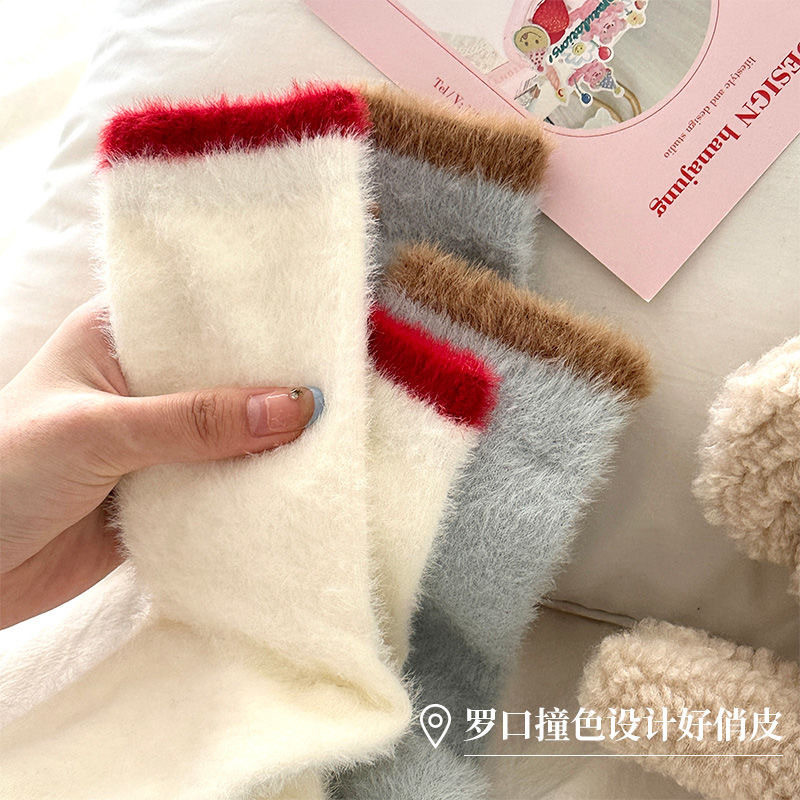 ไม่มีผ้าสําลีสีจับคู่ผู้หญิงฤดูใบไม้ร่วงฤดูหนาวหนามิงค์ขนแกะความคมชัดสีตุ๊กตาบ้านนอนชั้นถุงเท้า