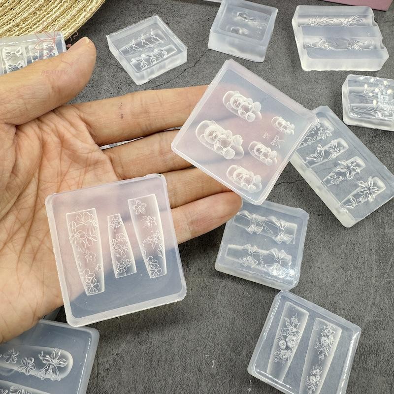 [maybeauty] แม่พิมพ์เล็บซิลิโคนใสประณีต Handmade ผีเสื้อโบว์ดอกไม้ 3D เล็บอุปกรณ์เสริม DIY Creative Nail Art แม่พิมพ์ของขวัญ {TH}