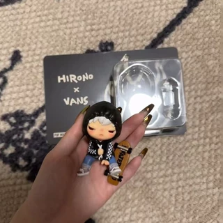 Hirono Vans x Ono Limited Edition การ์ดแขวน, ฟิกเกอร์ป๊อปอัพอินเทรนด์, สินค้าตกแต่ง, ของเล่น, ของขวัญ - Hiro No