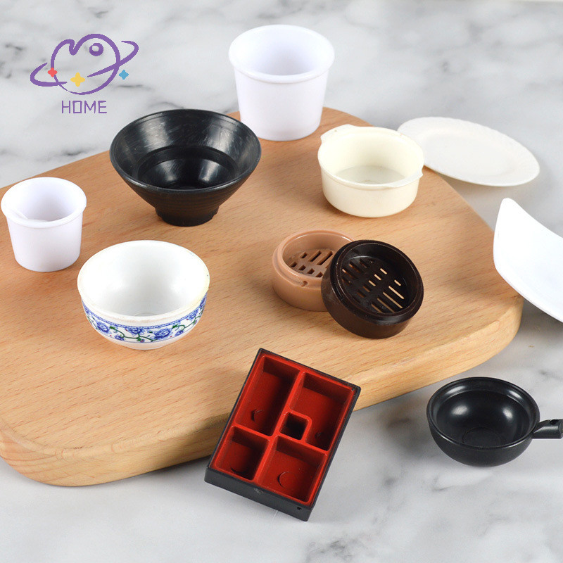 [mayhome] ตุ๊กตาครัวอาหารเย็นจําลองของเล่นอาหารชามจานช้อนหม้อเล่นบ้านเครื่องครัวขนาดเล็กตุ๊กตาอุปกรณ์เสริม {TH}