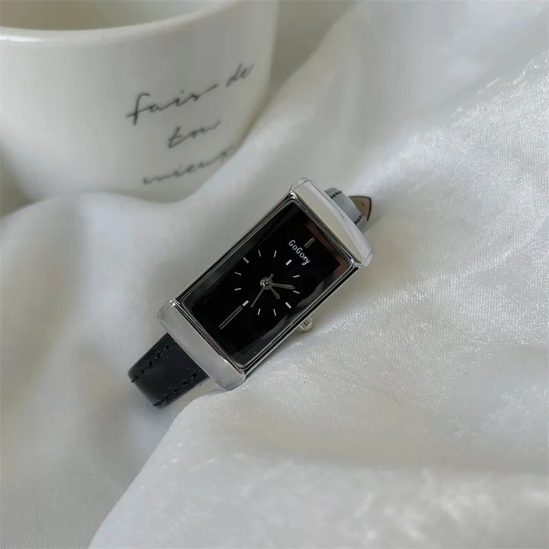 นาฬิกาผู้หญิงนาฬิกา ins อารมณ์ High-End แฟชั่น Square Pointer Quartz นาฬิกาผู้หญิง
