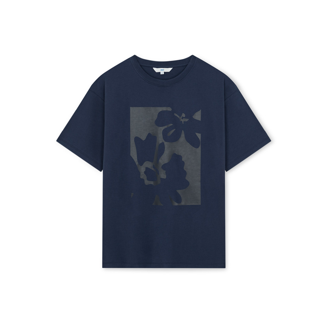 AIIZ (เอ ทู แซด) - เสื้อยืดผู้หญิงทรงหลวม ลายกราฟิก Women's Relaxed T-Shirt