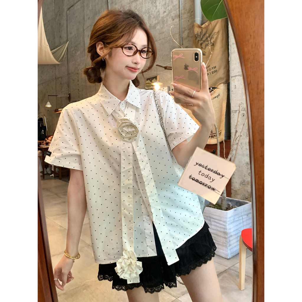 เสื้อเชิ้ตแขนสั้นใหม่ ดีไซน์พิมพ์ลายจุดฝรั่งเศสริบบิ้น เรียบง่ายสำหรับผู้หญิงในฤดูร้อน