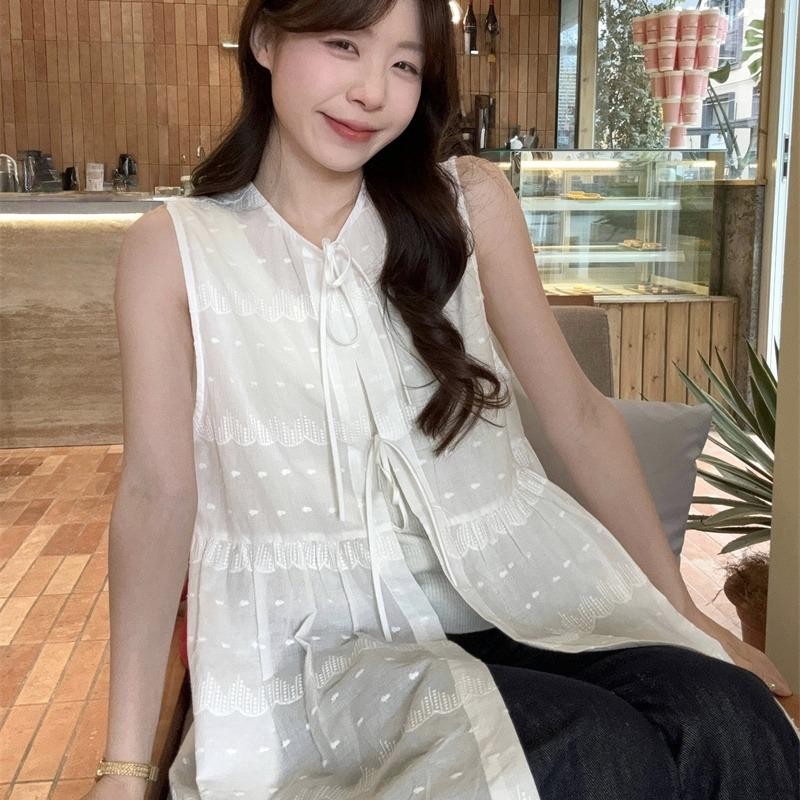 Grace  เสื้อยืดคอกลมแขนกุดผู้หญิง เสื้อแขนกุดปักลายหวานเผ็ดสไตล์ฝรั่งเศส การแบ่งชั้น #99109