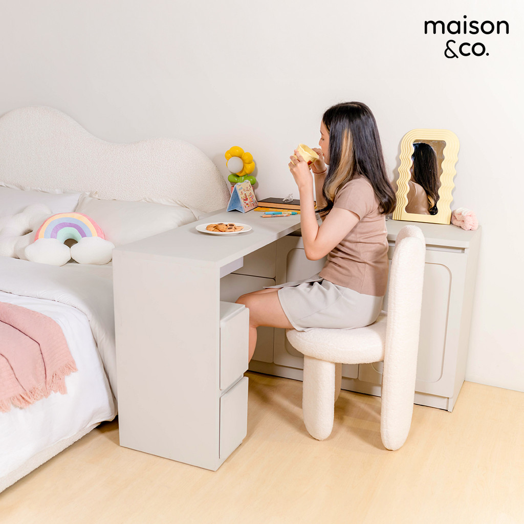 SB Design Square โต๊ะอเนกประสงค์ รุ่น Solla สีเทาอ่อน (168x40x76 ซม.)  แบรนด์ MAISON&CO.