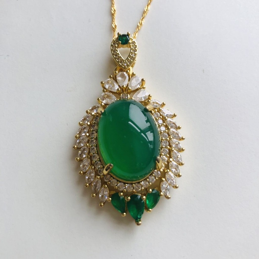 โบราณโบราณคอลเลกชันประเทศวัตถุเก่าที่ผลิตในราชวงศ์ชิงเฉียนหลงมรกตสร้อยคอโมรากiltสร้อยคอจี้8.19 4ประเ