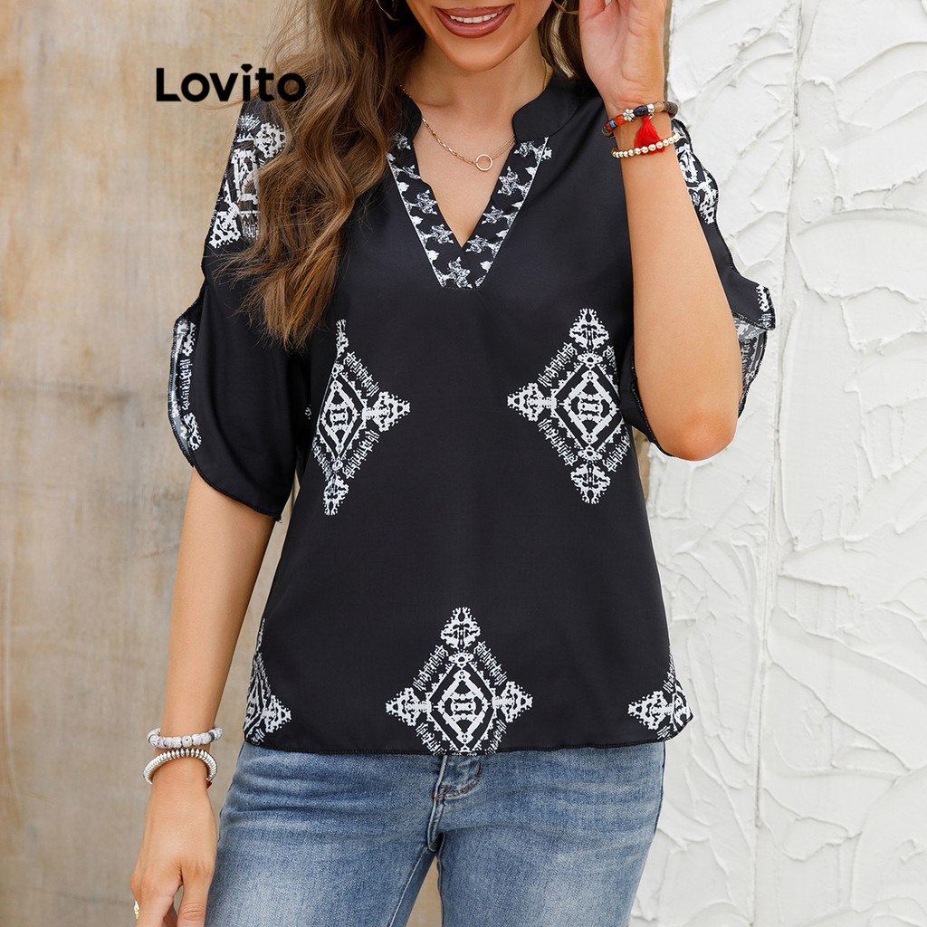 Lovito เสื้อเบลาส์พิมพ์ลายชนเผ่า โบฮีเมียนสำหรับผู้หญิง LBL17425