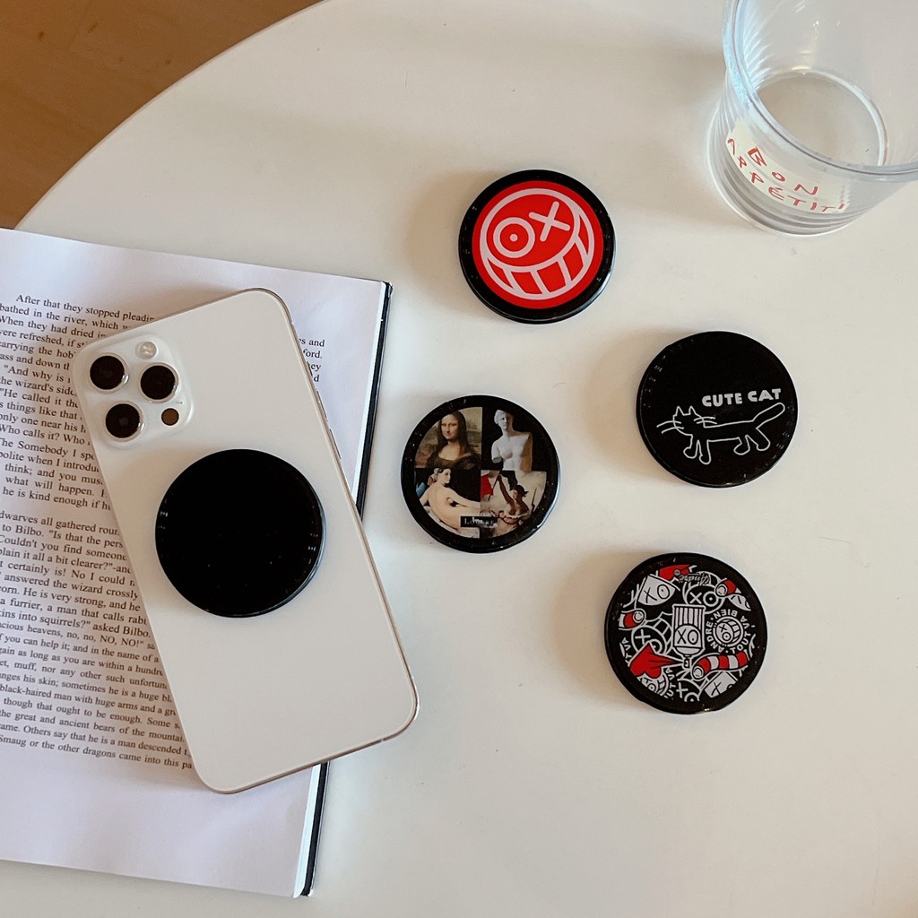 The Louvreที่วางโทรศัพท์ Kickstand น่ารักการ์ตูน Creative Magnetic Attraction Stand สําหรับโทรศัพท์มือถือ Naked Magsafe กรณีแท็บเล็ตโทรศัพท์มือถือพับ Anti-drop PC Bracket