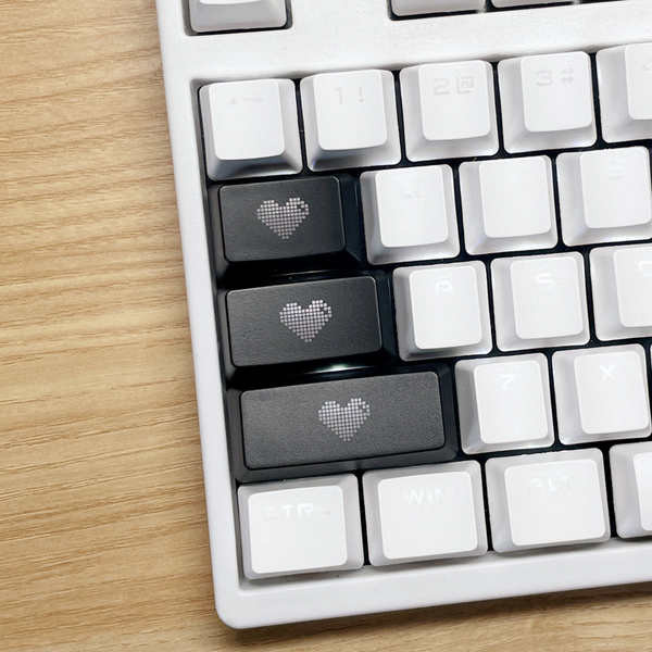 keycap keycap ใส ปุ่มกดหัวใจสีดํา TAB / Caps / Shift Digital Area Enter Key Love โปร่งแสง Cross Shaf