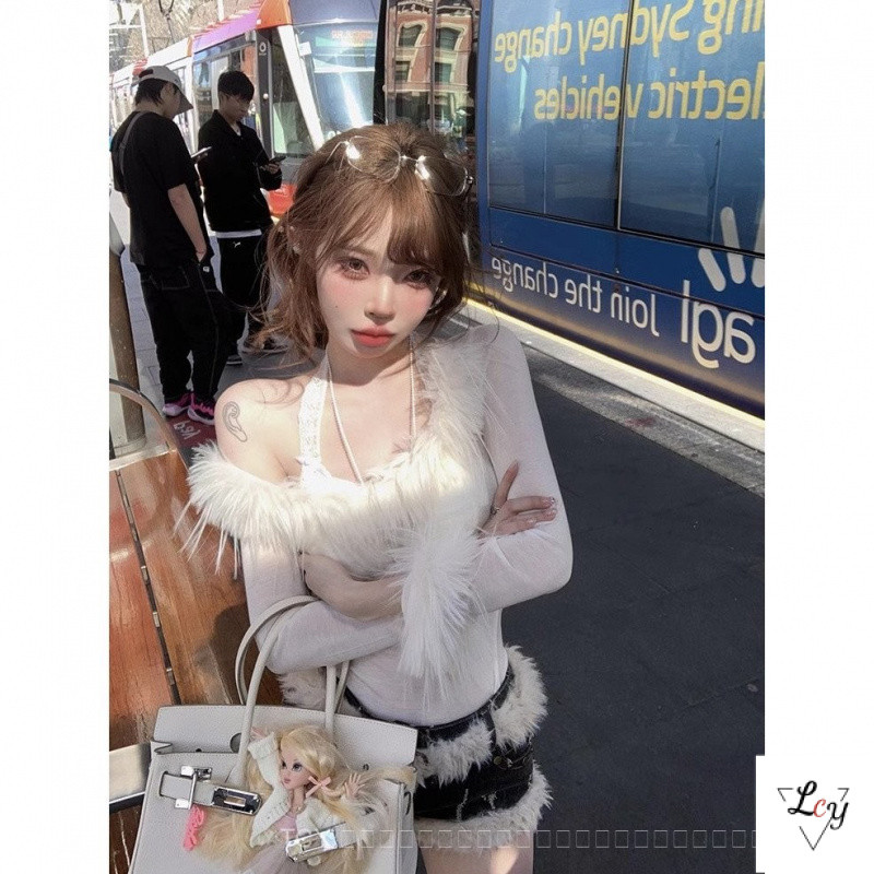 ไซส์ใหญ่ Y2K เสื้อใส่ด้านในแขนยาวสไตล์มิลเลนเนียมสไตล์เกาหลีเสื้อยืดแขนยาวแบบไม่มีสายหนังลูกไม้เย็บขนเซ็กซี่สำหรับผู้หญิงเสื้อสั้นใส่แล้วดูผอมแมทช์ลุคง่ายแบบใหม่