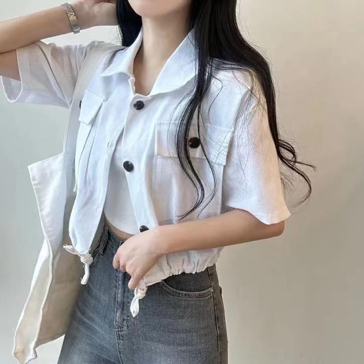 C&T#เสื้อครอปปกดีไซน์มีเชือกผูกเอวแขนสั้น เสื้อเชิ้ทำงานทรงหลวมสไตล์เกาหลีย้อนยุคแฟชั่นลำลอง สำหรับผู้หญิง#W596 - รูปที่ 3