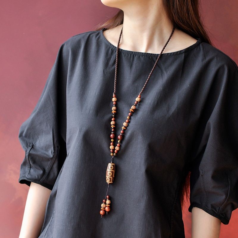 สร้อยคอสไตล์จีนย้อนสมัย Dzi Beads หรูหราและเข้าได้กับทุกชุด