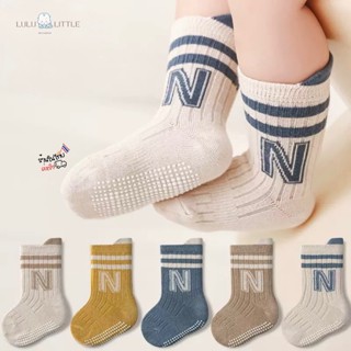 ถุงเท้าข้อยาว ตัวอักษร N เด็กเท่ ปีกด้านหลัง (2024) แฟชั่นเด…