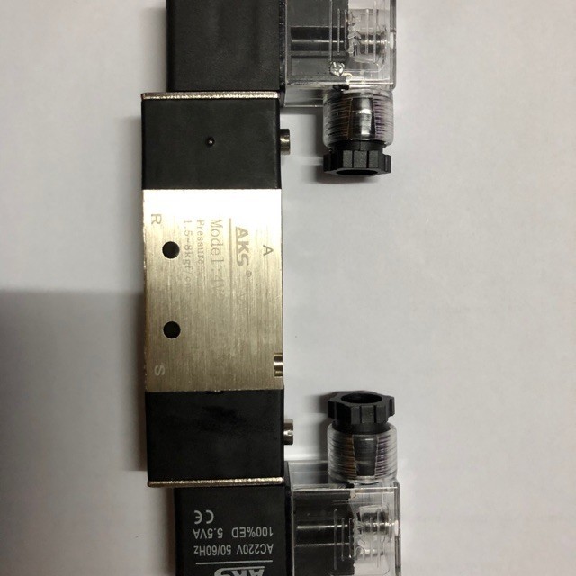 โซลินอยด์วาล์ว 4v220-08 AC 220v