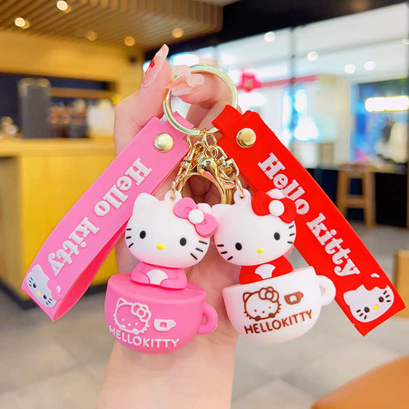การ์ตูนตุ๊กตาคิตตี้พวงกุญแจจี้น่ารักคิตตี้ตุ๊กตาตุ๊กตาที่สวยหรูสร้างสรรค์กระเป๋าเป้สะพายหลังตกแต่งสําหรับสาวของขวัญคริสต์มาส
