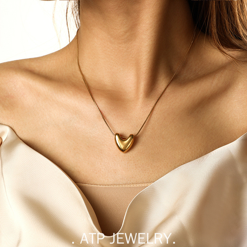 ATP 14K สร้อยคอจี้หัวใจรักชุบ · รูปหัวใจกันน้ํา 304 สแตนเลสไททาเนียมโซ่กระดูกไหปลาร้าสําหรับเด็กผู้ห