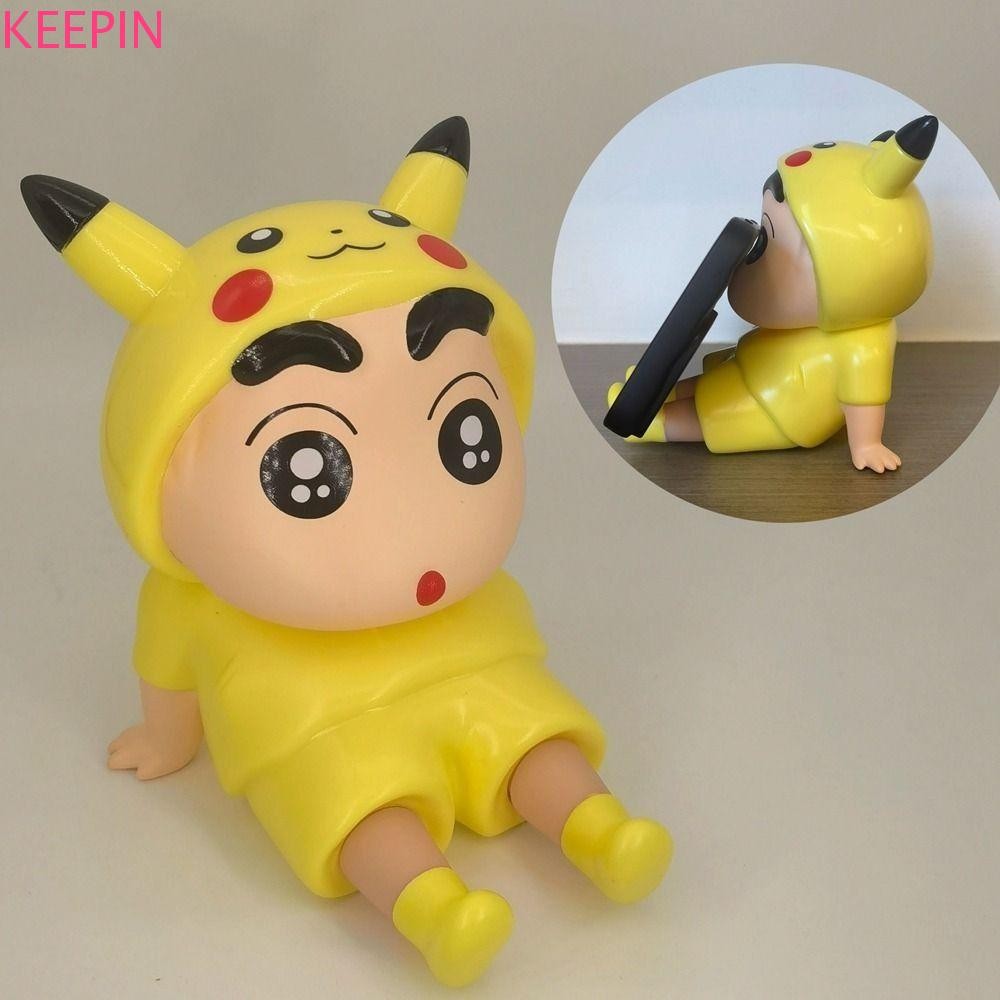 Keepin ที่วางโทรศัพท์สร้างสรรค์, Pikachu Crayon Shin-chan รูปขาตั้งโทรศัพท์มือถือ, Shin-chan Action Figure ไวนิลสนับสนุนตกแต่งโต๊ะโทรศัพท์มือถือวงเล็บเครื่องประดับบ้าน