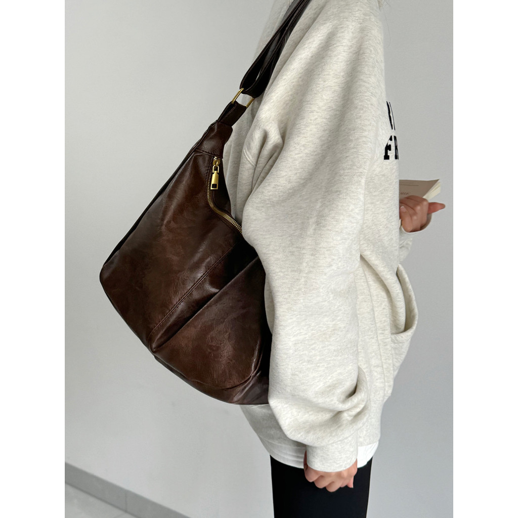 IELGY Retro Tote Bag Preppy Style All-Match ขนาดใหญ่-ความจุ One-Shoulder Commuter Messenger Bag