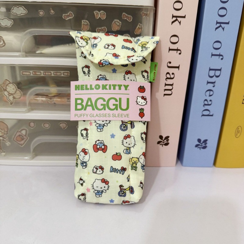 ใหม่! กระต่ายคิตตี้ มิฟฟี่ กระเป๋าผ้านวมสำหรับแว่นตากันแดด พกพาสะดวก ออกแบบมาให้มีการพับและการยึดด้วยเข็มขัดแม่เหล็ก ราคา ถูกที่สุด ดีลบีเคเค แกลเลอรีภาพที่ 4
