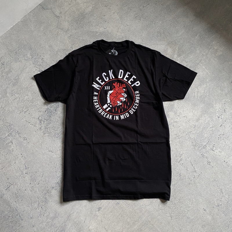 เสื้อยืดคอลึก - A Heartbreak In Mid-December Cotton Combed 24s Material