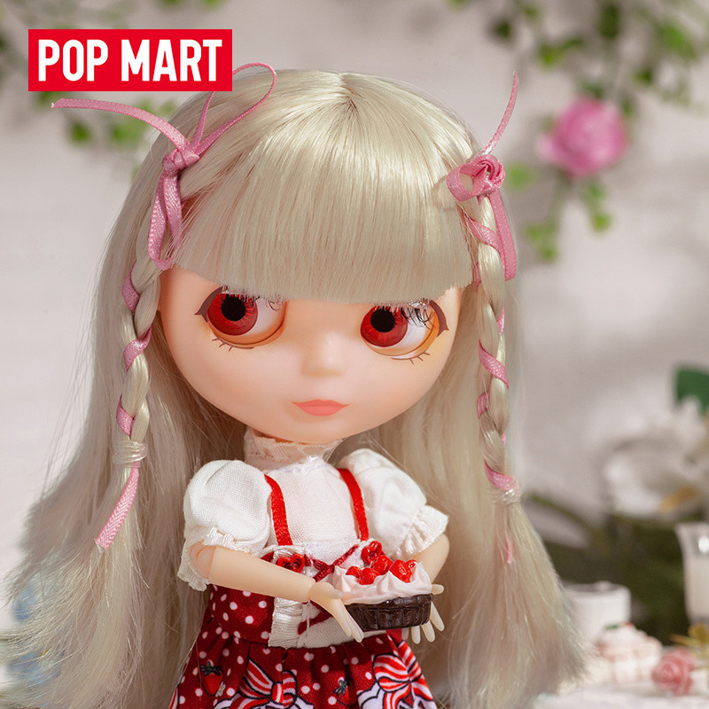 P POPMART Blythe Strawberry Dress Action Figure Small Ragdoll Blythe Gift