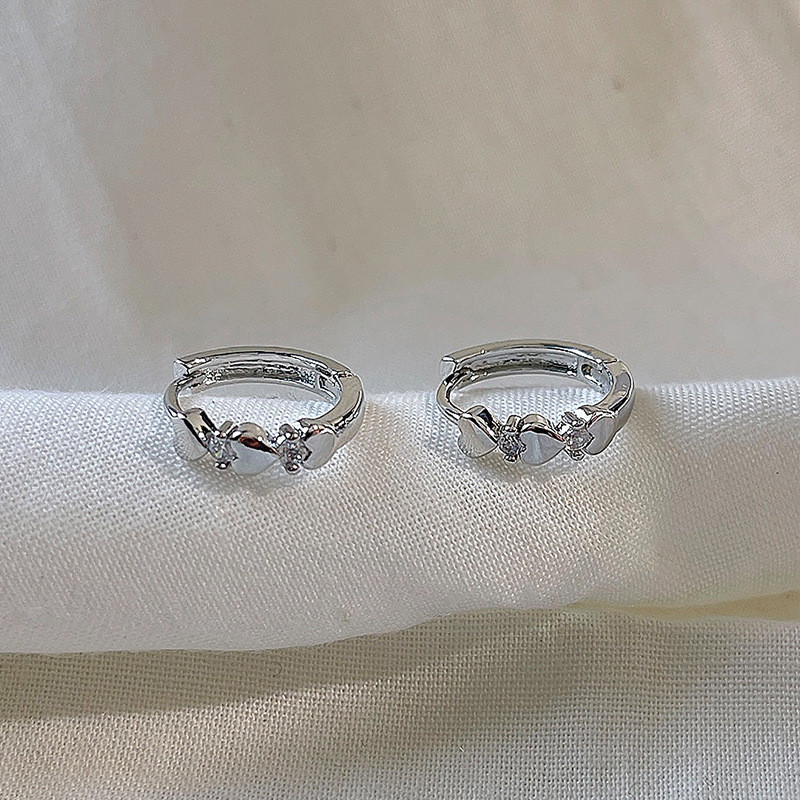 Love Heart Hoop ต่างหูสําหรับผู้หญิงชุดต่างหูเจาะสําหรับเด็กชุดต่างหูเงินสไตล์ทุกวันอุปกรณ์เสริมเครื่องประดับ