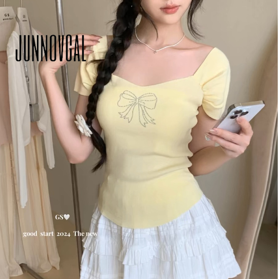 Junnovgal เสื้อยืดผู้หญิง Knit 2024 สไตล์ใหม่คอสี่เหลี่ยม Bowknot พิมพ์แขนสั้น
