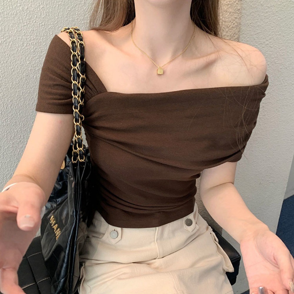 ออกแบบ Niche Top ผู้หญิง Simple All-Match สไตล์ใหม่ฤดูร้อน One-Shoulder Slim-fit สีทึบแฟชั่นแขนสั้นเสื้อยืดเสื้อผ้าผู้หญิง