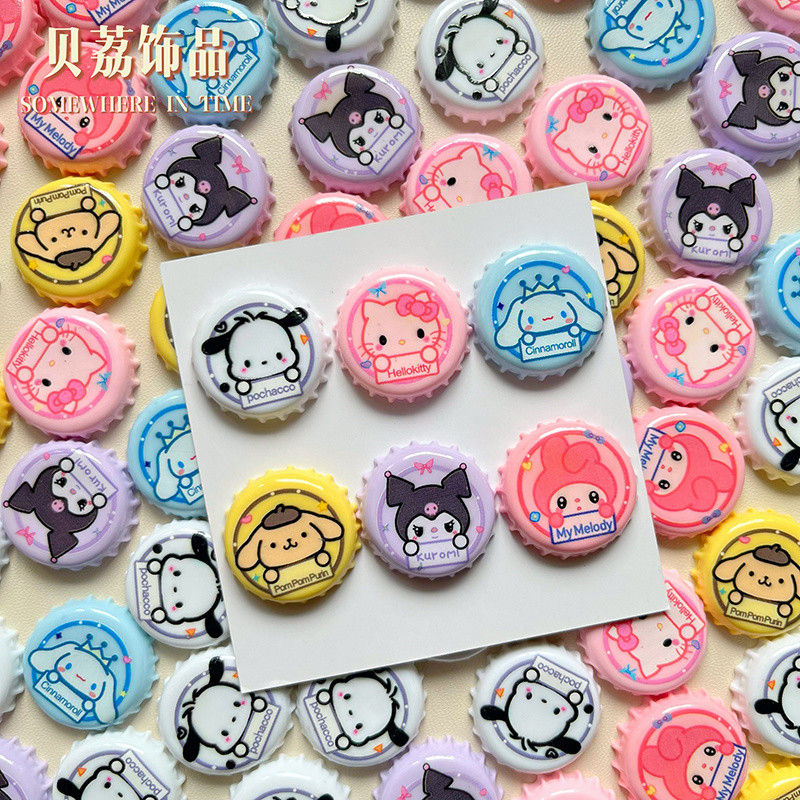 [100 ชิ้นพร้อมสต็อก] จําลองขวดไวน์หมวก ซานริโอ รูปแบบเรซิ่นเครื่องประดับ ทําเอง ครีมกาวเคสโทรศัพท์กิ๊บสติกเกอร์หลุมอุปกรณ์รองเท้