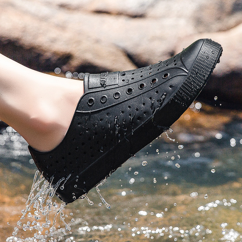 รองเท้าผู้ชายฤดูร้อน Outddor รองเท้าแตะชายหาดสําหรับผู้หญิงกันน้ํา Garden Clogs สีเบจขนาดใหญ่ 41-45