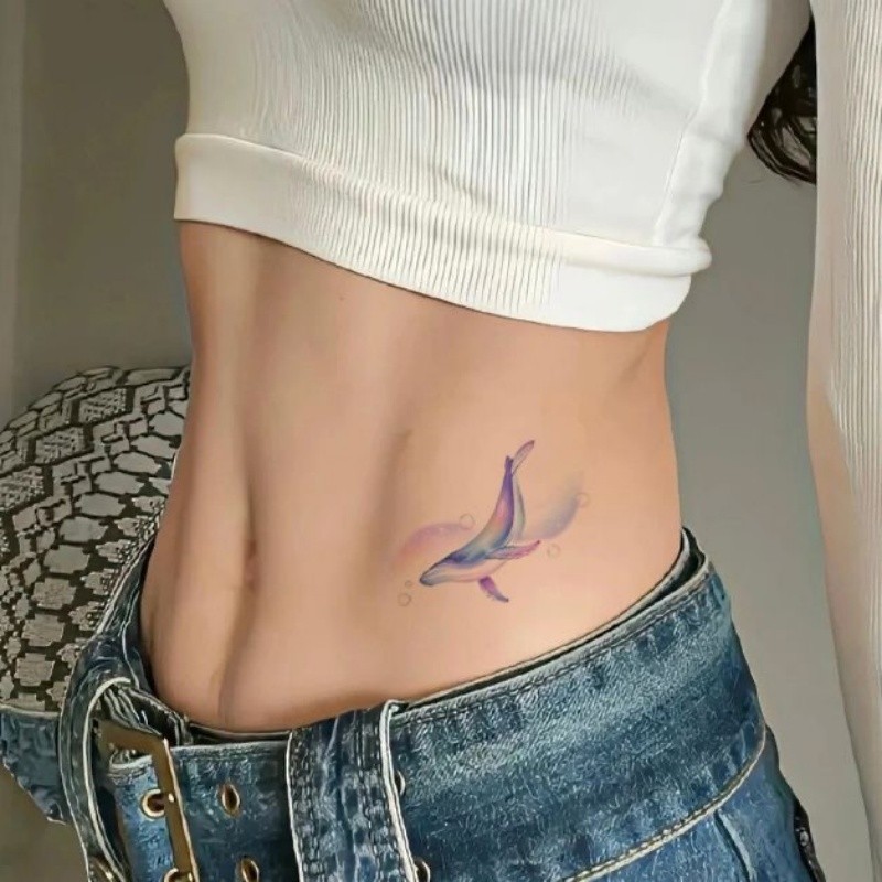 สีฟ้าปลาวาฬลายสักสาวเซ็กซี่เอวสักสติกเกอร์รอยสักกันน้ํายาวนาน7วันสติกเกอร์ผิวชั่วคราวสักปลอม