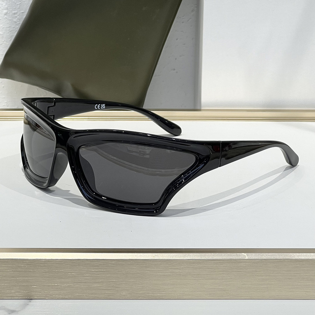 แว่นตากันแดดร้อนสำหรับผู้หญิง สไตล์หรูหราแบบ Yang Mi Mi