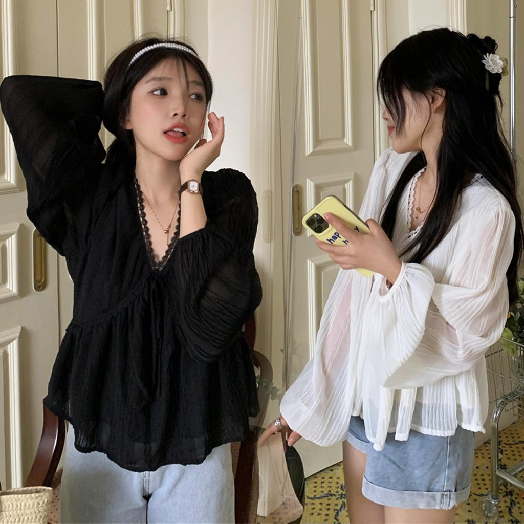 Chili Kokoเสื้อเชิ้ตแขนโคมไฟผ้าชีฟองคอวีสไตล์ฝรั่งเศส เสื้อเชิ้ตแขนยาวสไตล์เกาหลีหวานๆ ใส่สบาย 99141